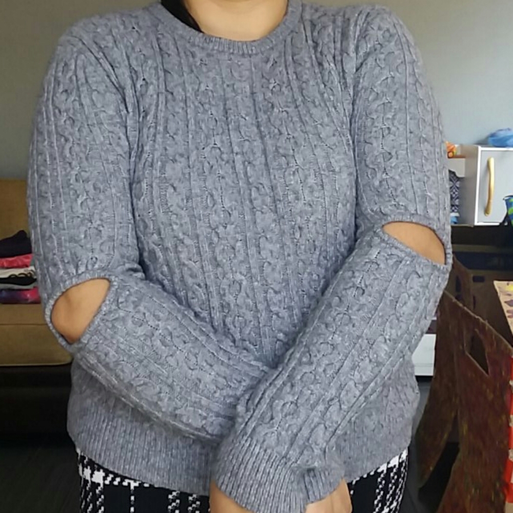 Cute sweater!!